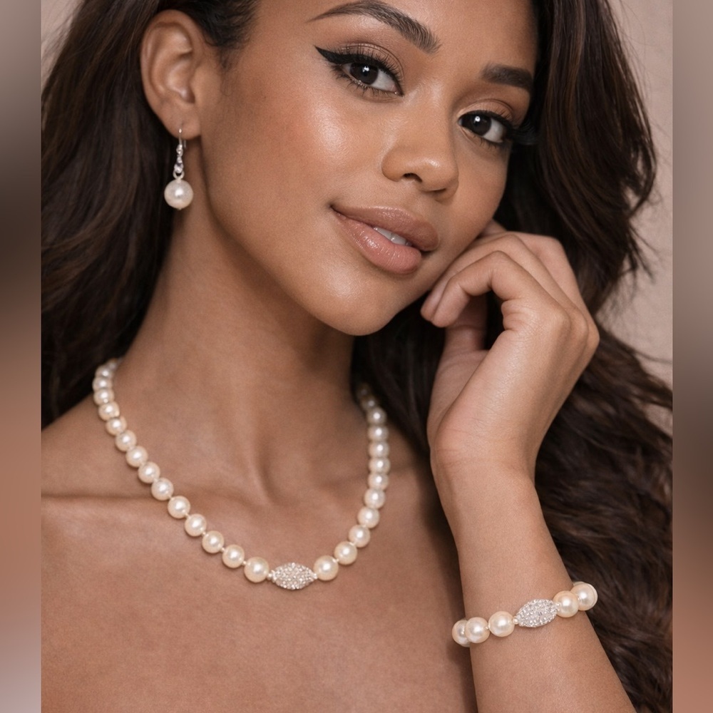 Vintage AVON Pearl Necklace, Bracelet & Earrings Set in Cream and Gold